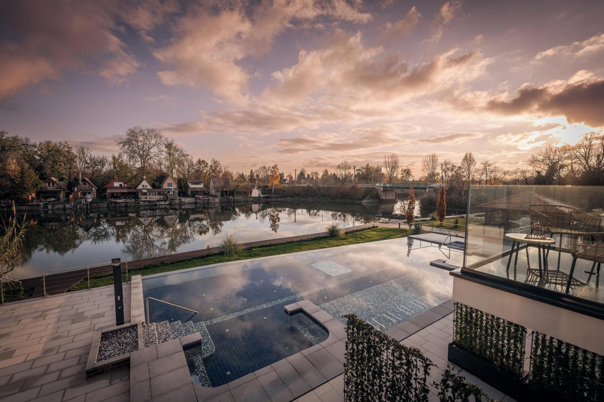 Bordur Wellness Hotel Superior Es Szonyegmuzeum Békésszentandrás Екстериор снимка