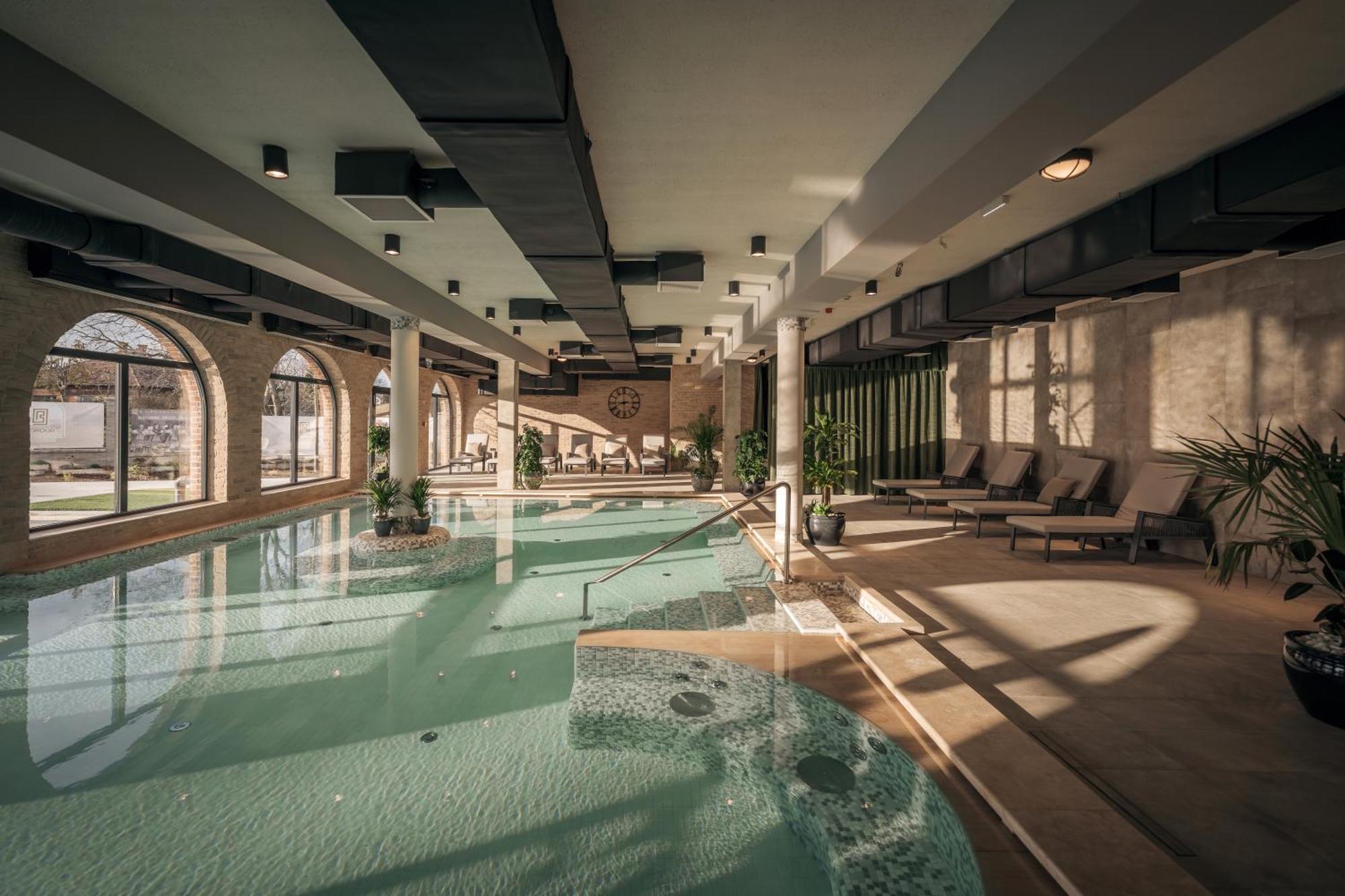 Bordur Wellness Hotel Superior Es Szonyegmuzeum Békésszentandrás Екстериор снимка